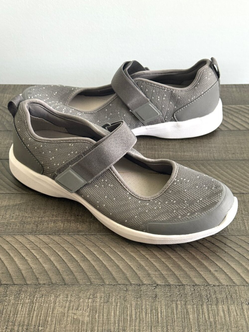 Vionic Jessica Mary Jane Sneakers Gray-White Size 9.5